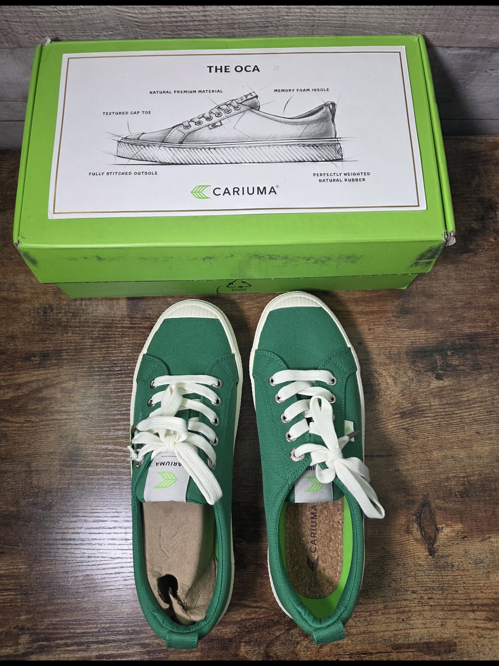Cariuma Green OCA Low Canvas Sneakers 8.5 Women/7 MEN